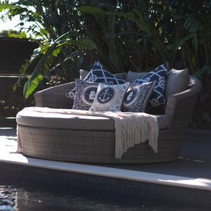 best-outdoor-furniture-Newport - Outdoor Daybed