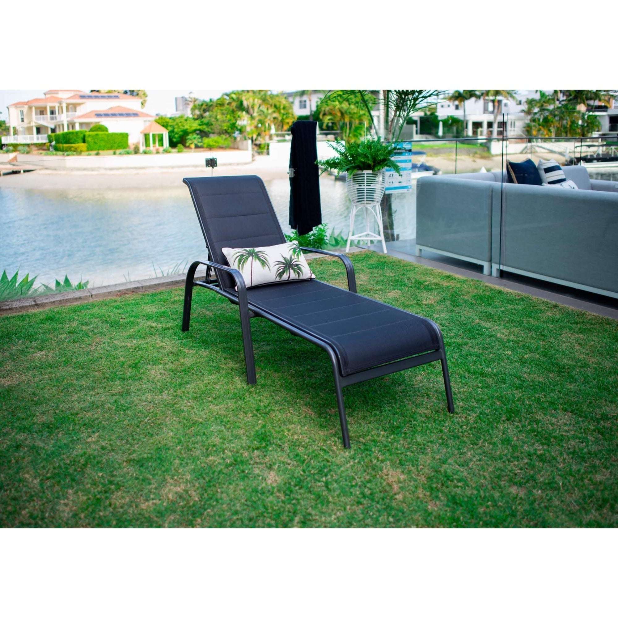 best-outdoor-furniture-Leona - Outdoor Sun Lounge